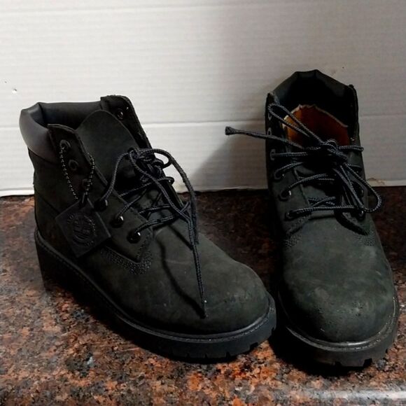 TIMBERLAND BOOTS...SIZE 2...EUC - Picture 1 of 9
